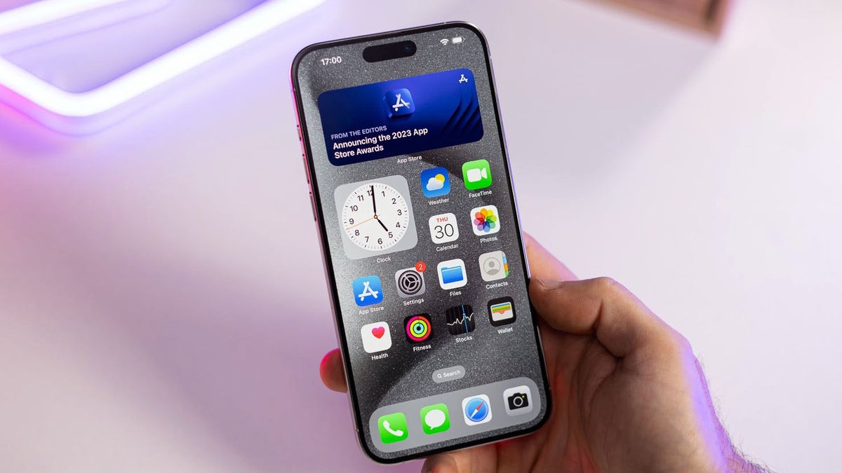 Unwieldy iPhone 16 Pro Max will drag Apple back into the fat camp