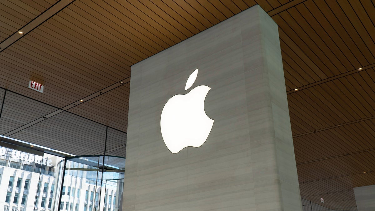 Apple starts disseminating a special build of iOS 18 on a controlled basis