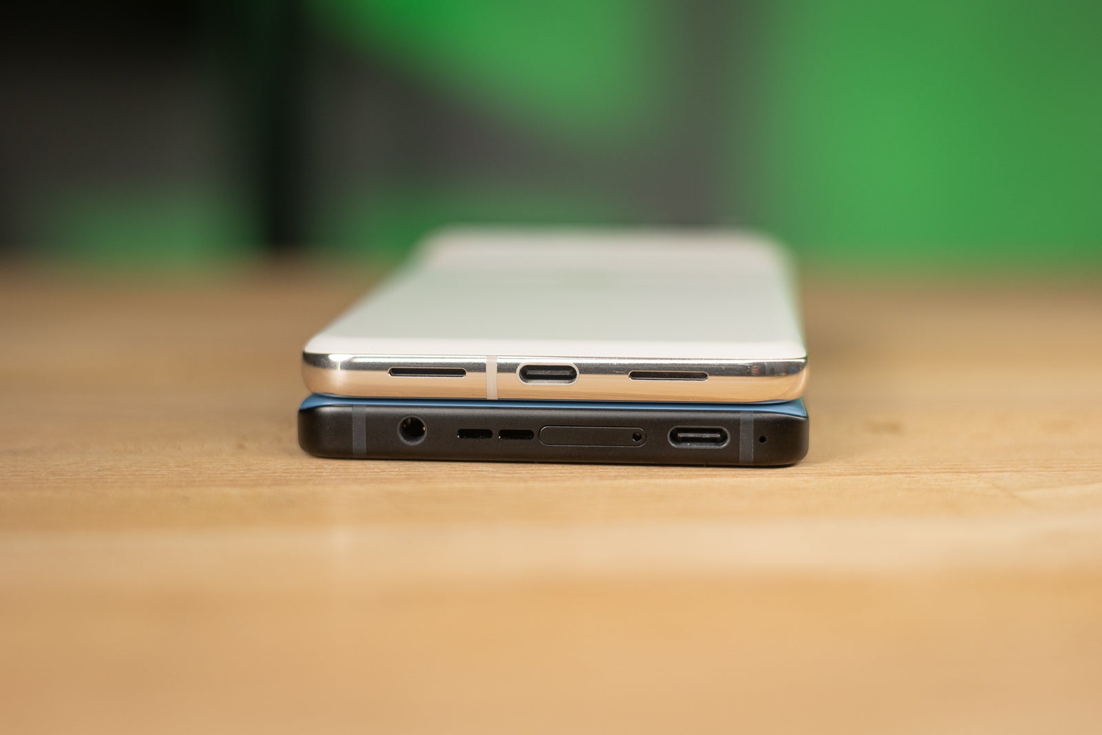(Crédit image – PhoneArena – Asus Zenfone 11 Ultra vs Google Pixel 8 Pro : puissance brute contre cerveau