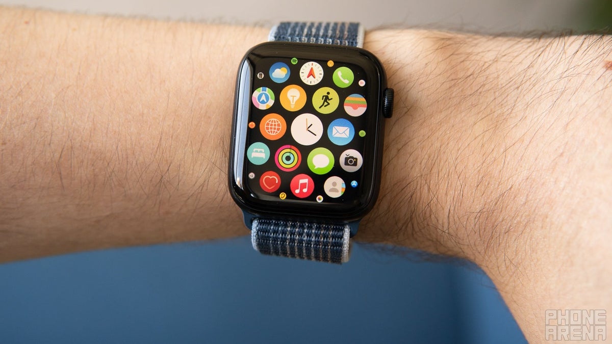 Dreamy new Amazon deal slashes 37 percent off Apple Watch SE 2 price with 4G LTE