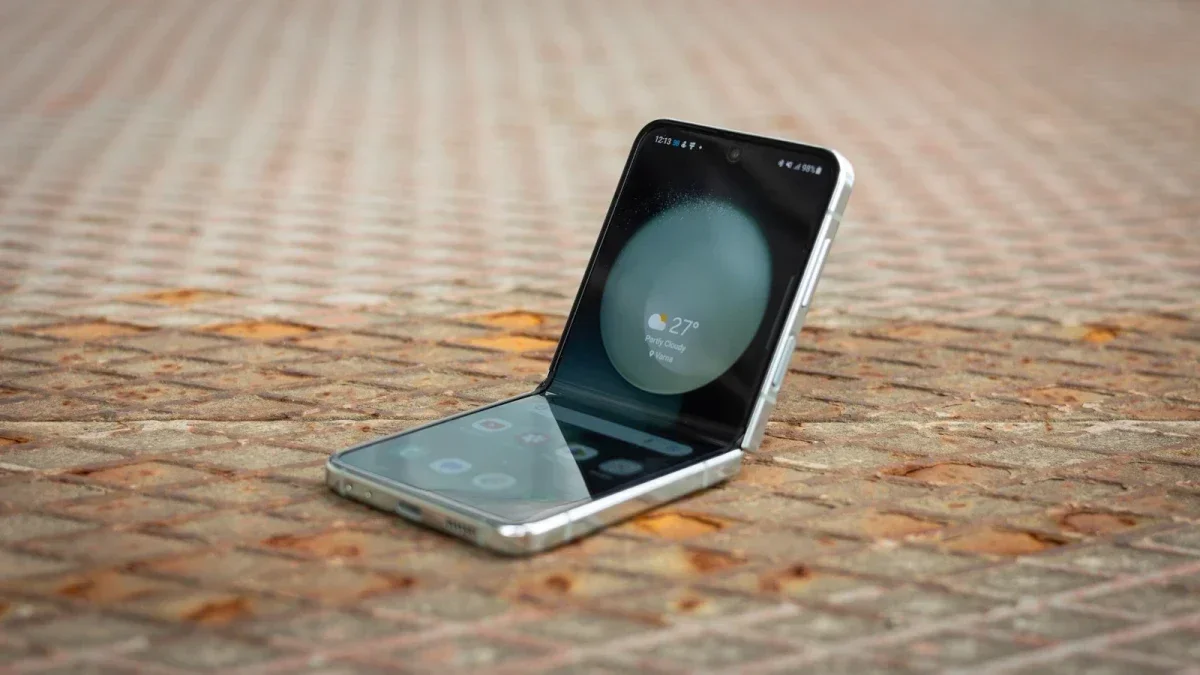 Amazon surpasses its Christmas deal on the Galaxy Z Flip 5, bringing it to its lowest price