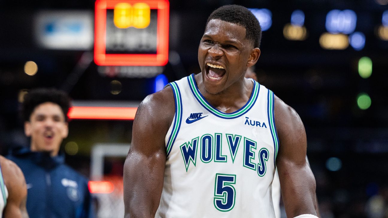 Anthony Edwards' 44 points, game-saving block carry Wolves