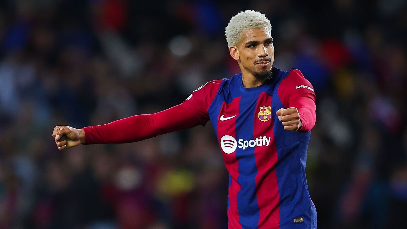 Barcelona open to Araújo transfer for right offer - sources