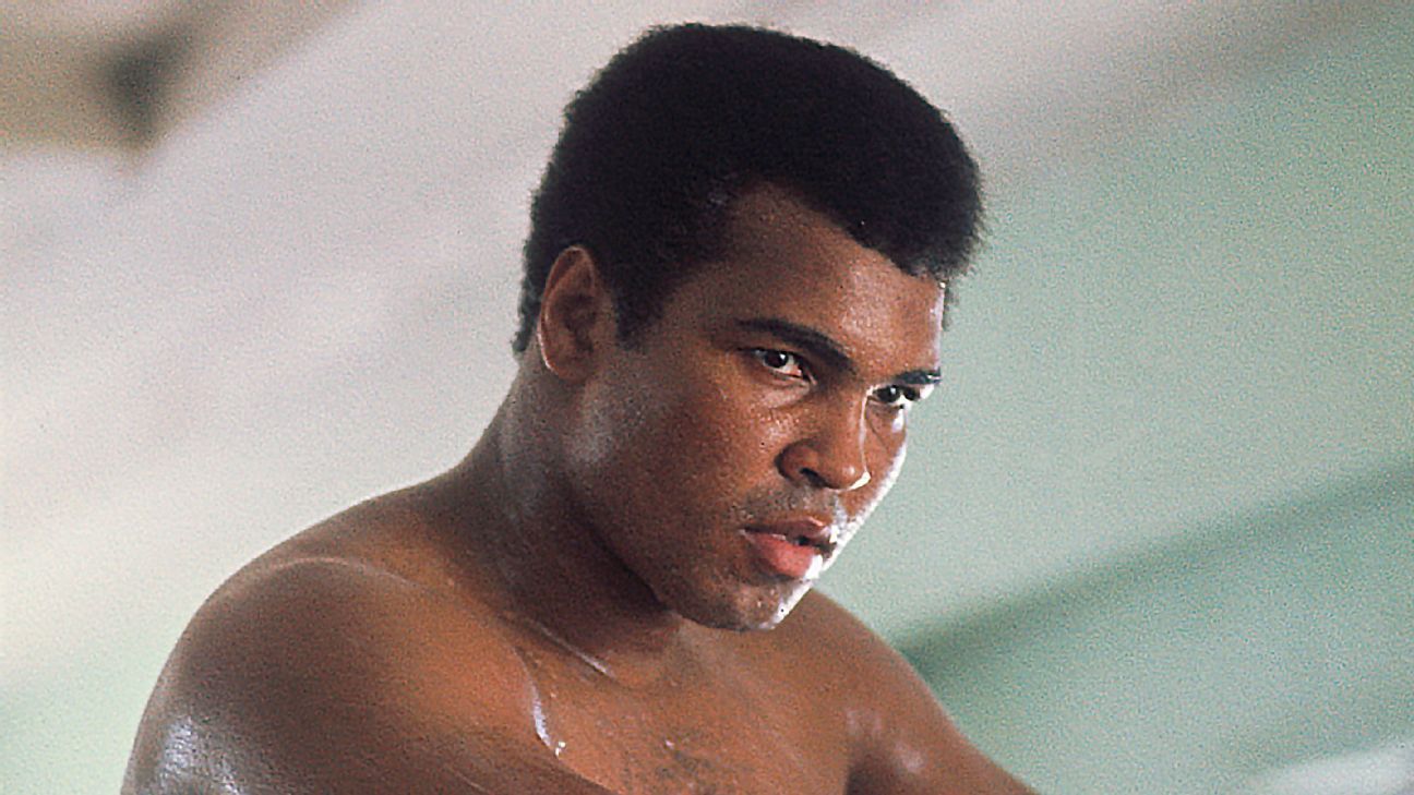 Boxer Muhammad Ali to be inducted into WWE Hall of Fame