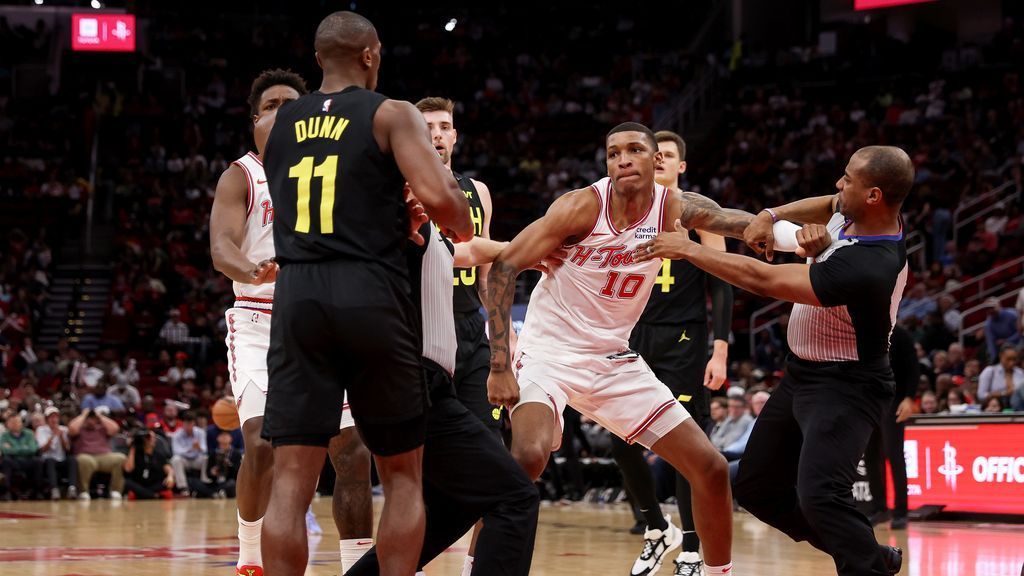 NBA suspends Kris Dunn two games, Jabari Smith Jr. one