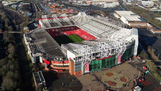 Ratcliffe backs building new Manchester United stadium - source