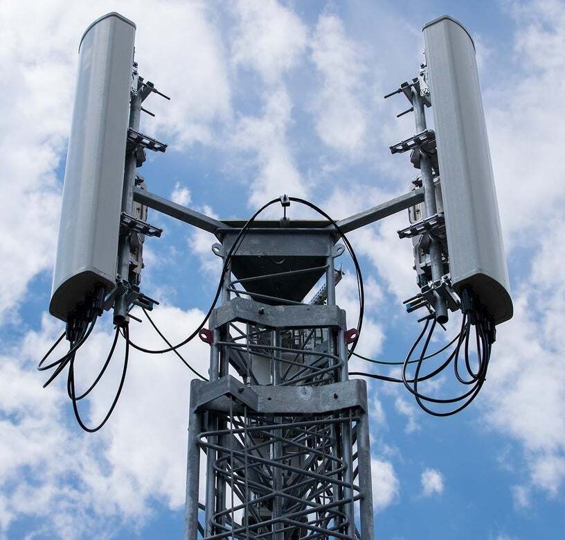 Dish told SEC it won't exercise $3.59 billion option it holds to buy 13.5 MHz of 800 MHz low-band spectrum - T-Mobile will auction the spectrum that Dish cannot purchase with cash.
