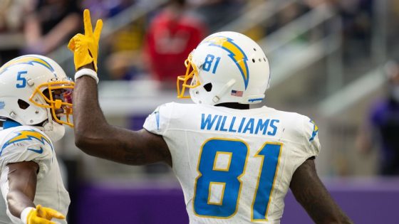 WR Mike Williams key addition for win-now Jets, Aaron Rodgers