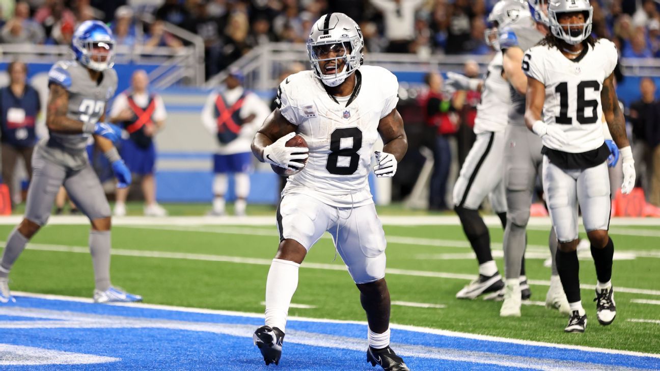 Why did Packers choose Josh Jacobs over Aaron Jones at RB?